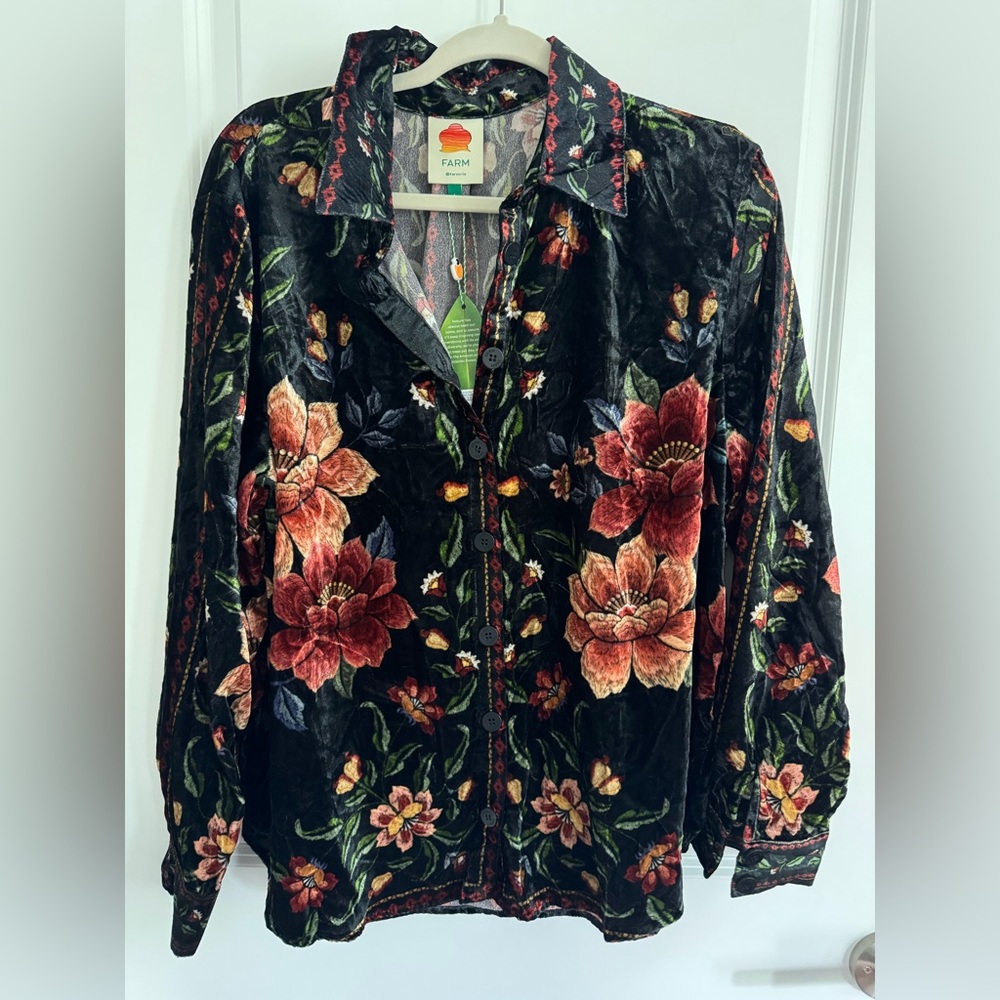 FARM Rio Black Macaws Garden button down